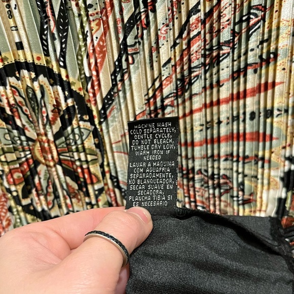 VINTAGE Milano Pleated Blouse - Dreamcatcher and Paisley Print - Picture 4 of 5
